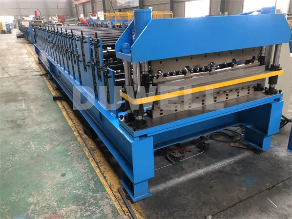 roof panel roll forming machine